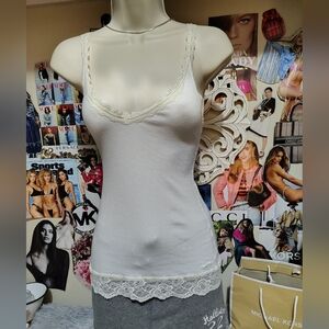 Vnt Hollister Cream Lace-Trimmed Tank